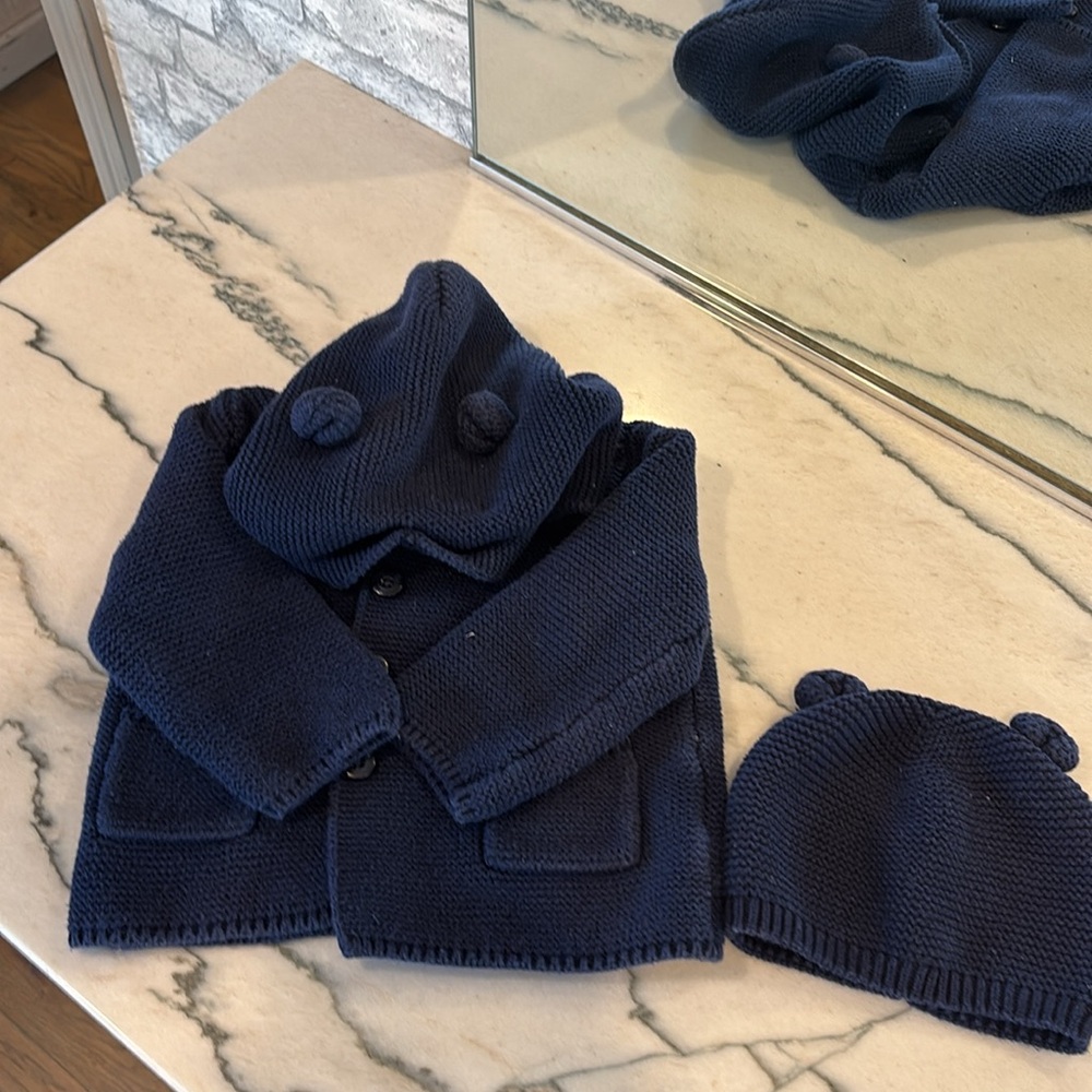 Baby Gap Navy Blue knit cardigan with bear ear hoodie & matching baby knit hat. - Picture 7 of 7